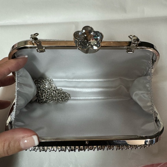 Luxurious Rhinestone Gemstone Evening Bag - Picture 10 of 10